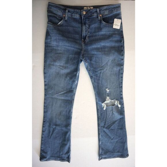 Free People OB1417516 Women's Sz 32 Vintage Indigo Carmen Flare Denim Jeans - Picture 1 of 9